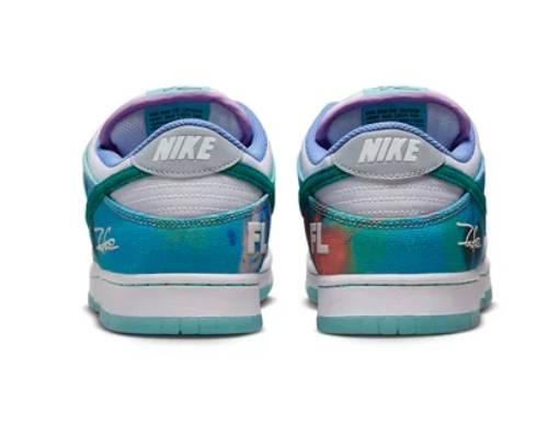 Nike SB Dunk Low x Futura Laboratories 'Bleached Aqua' (HF6061-400)