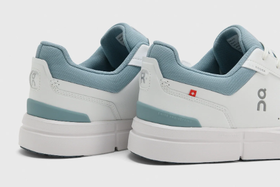 On Men's The Roger Advantage 3 Sneaker