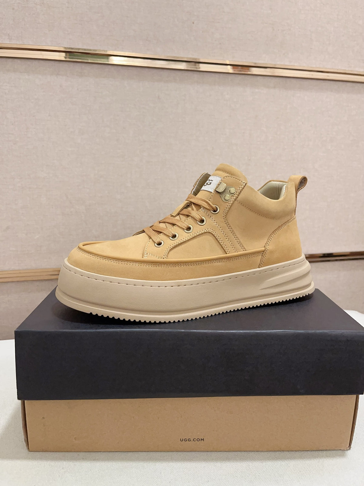 UGG Men's Retro High-Top Sneaker – Wheat